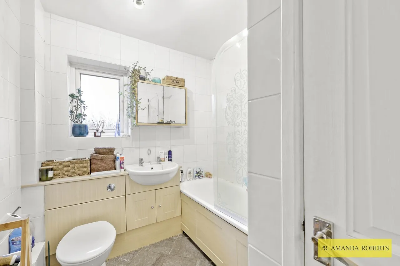 Greenbank Close, London, photo 17