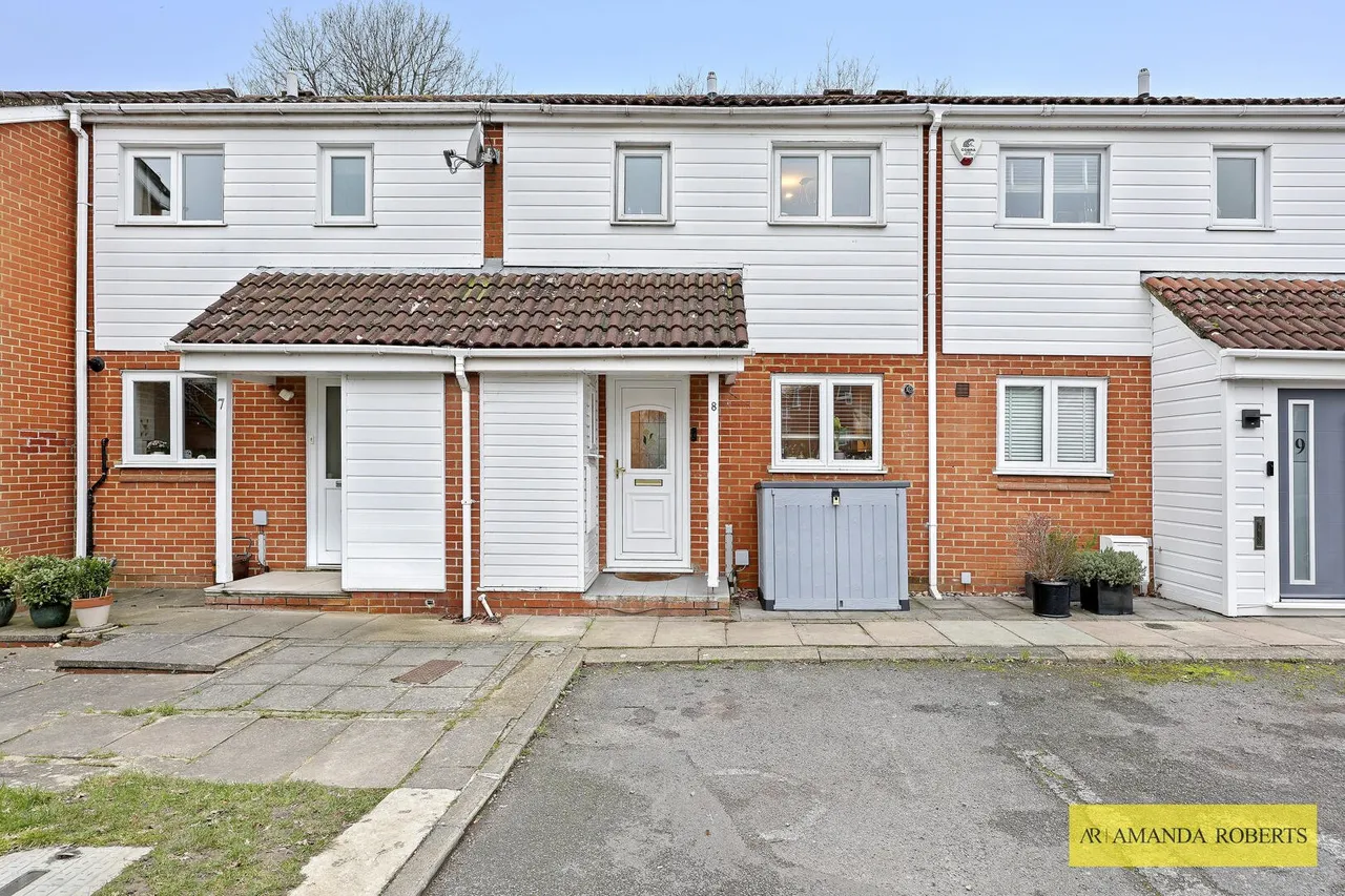2 bed house for sale — Greenbank Close, London