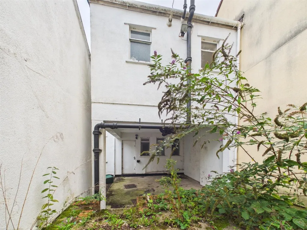 High Street, Kingswood, BS15, photo 12