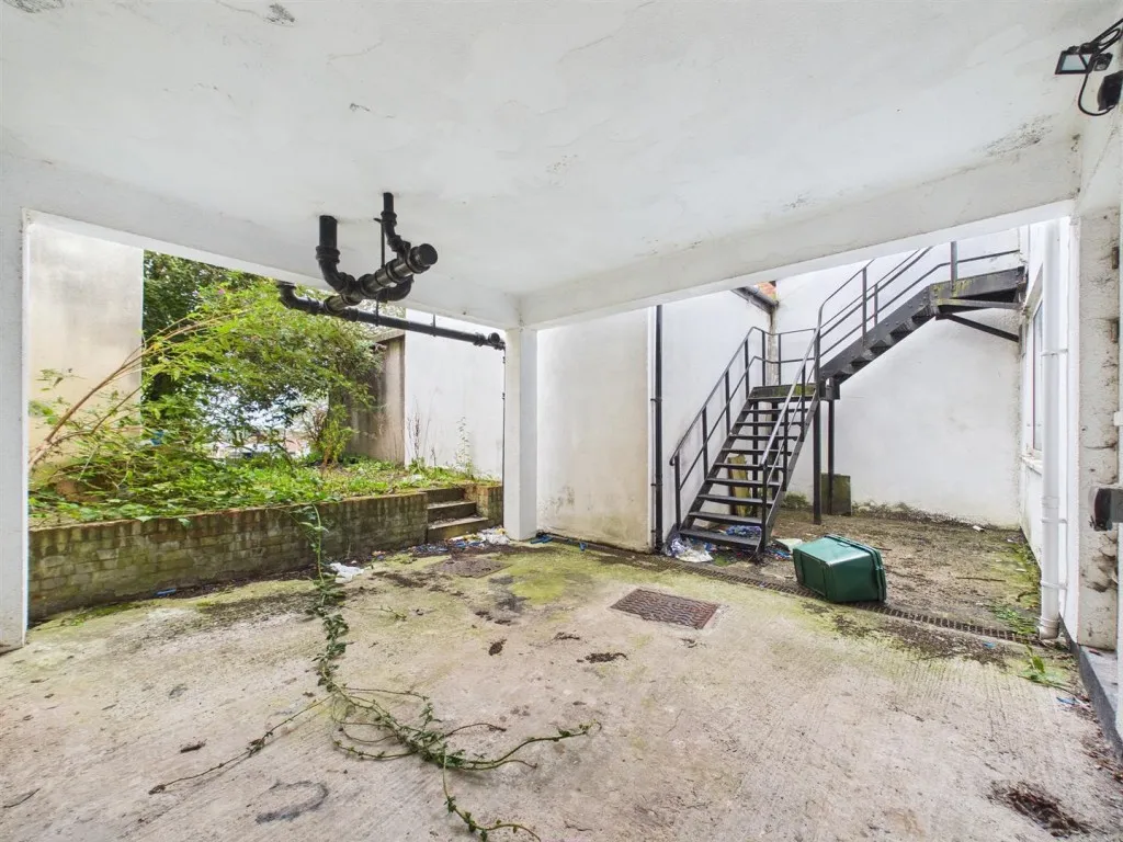 High Street, Kingswood, BS15, photo 14