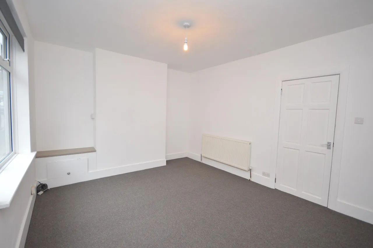 Sackville Street, Kettering, NN16, photo 3