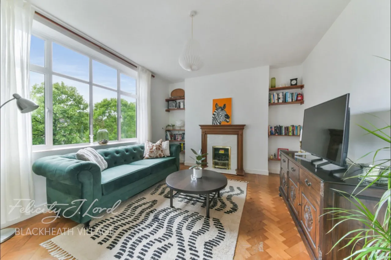 2 bed flat to rent, The Lawns, SE3