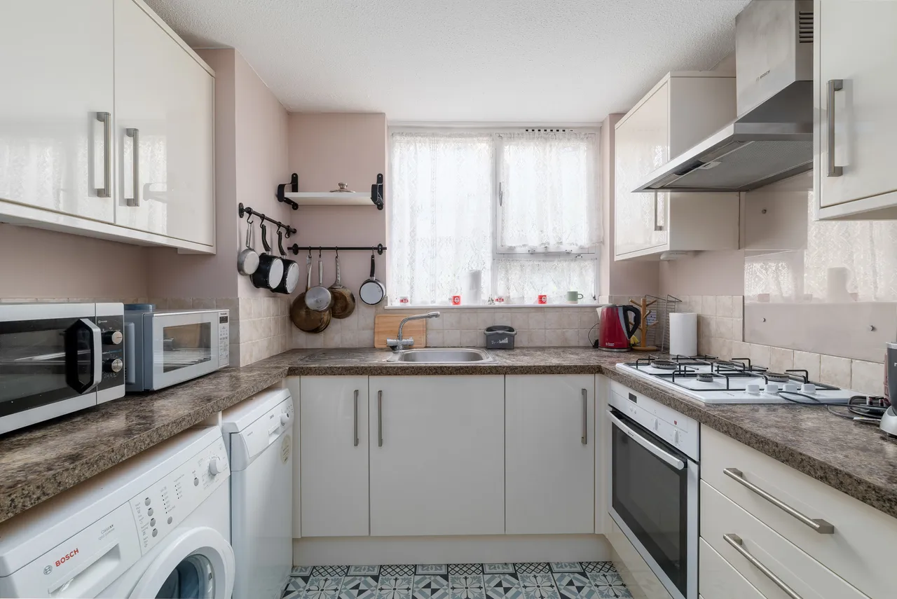 St. Katharines Way, London, E1W, photo 4