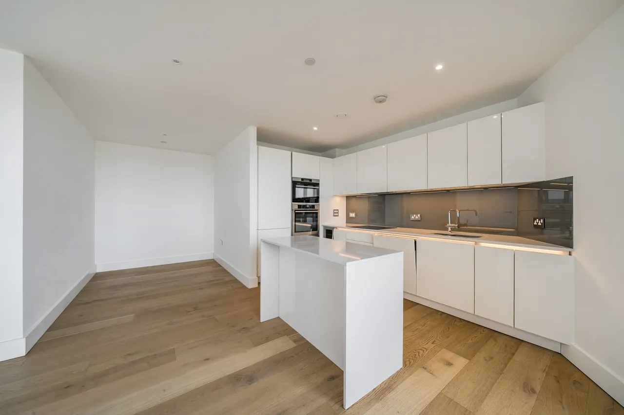 Flat 99, Lombard Wharf, 12 Lombard Road, London, photo 5