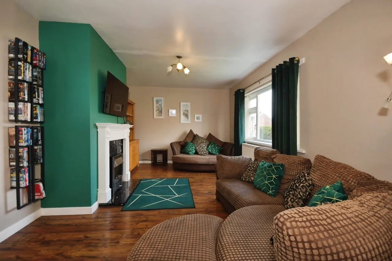 Gower Crescent, Chesterfield, Derbyshire, S40, photo 3