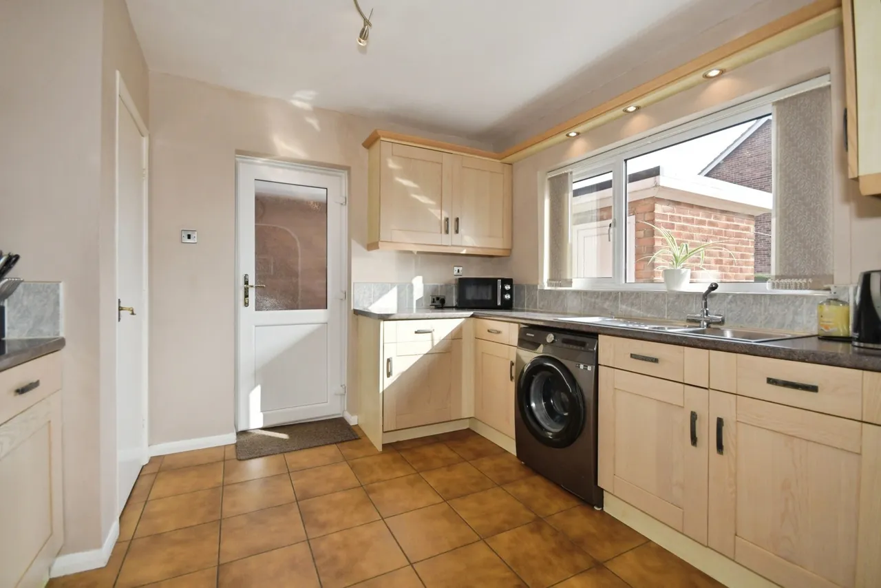 Gower Crescent, Chesterfield, Derbyshire, S40, photo 7