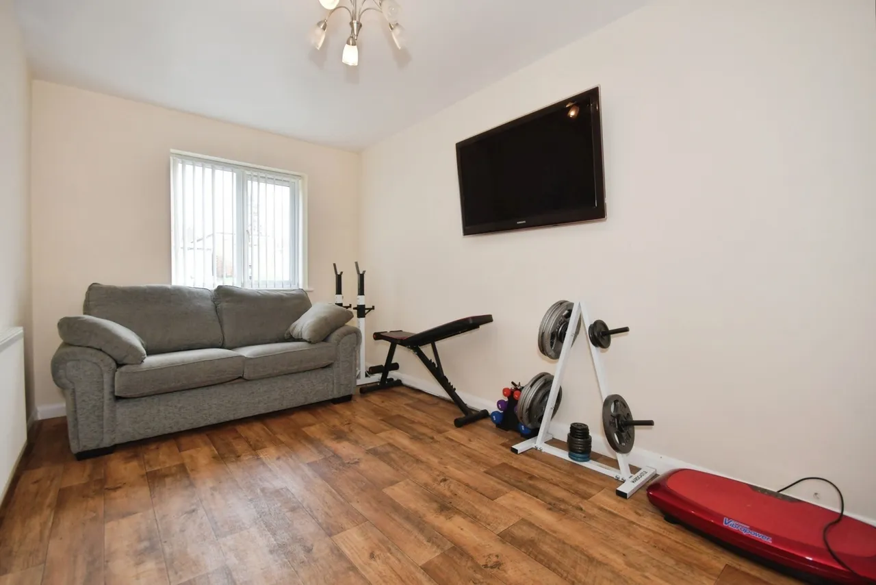 Gower Crescent, Chesterfield, Derbyshire, S40, photo 18