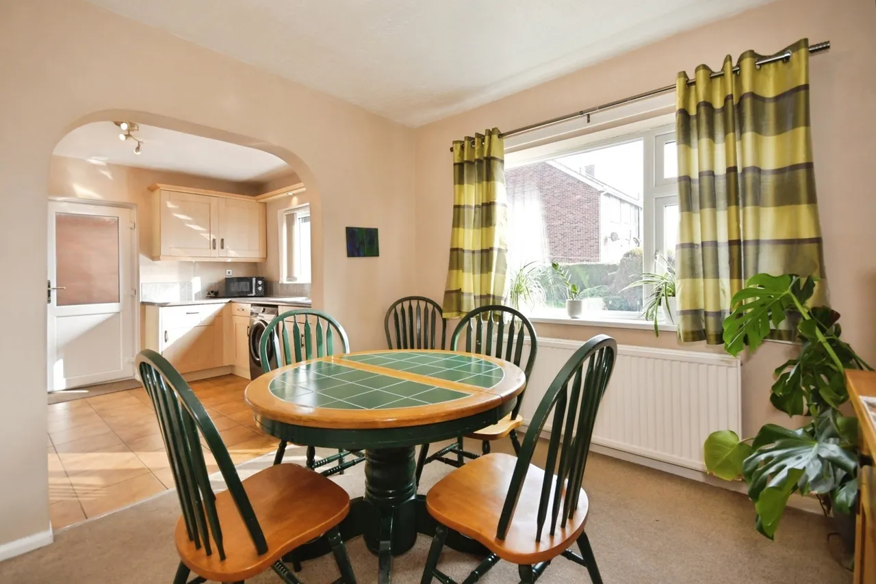 Gower Crescent, Chesterfield, Derbyshire, S40, photo 5