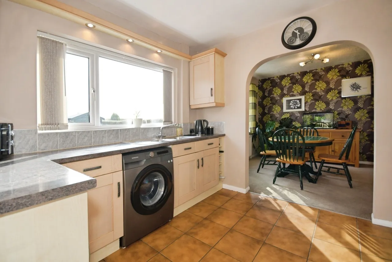Gower Crescent, Chesterfield, Derbyshire, S40, photo 4
