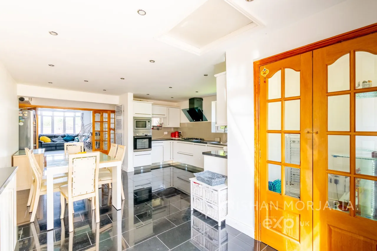 Sutton Avenue, Belgrave, Leicester, LE4 6RW, photo 4