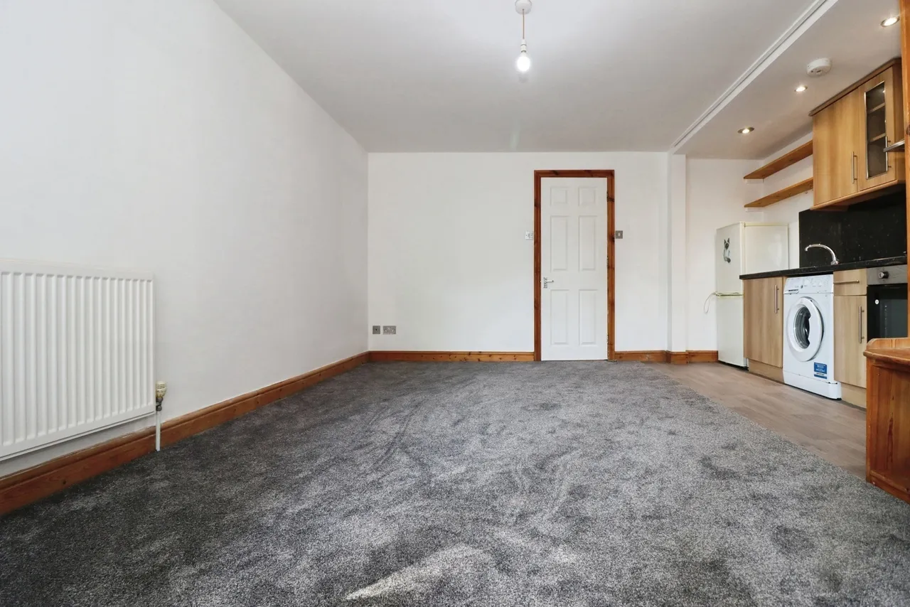 Staple Hill Road, Bristol, BS16, photo 6