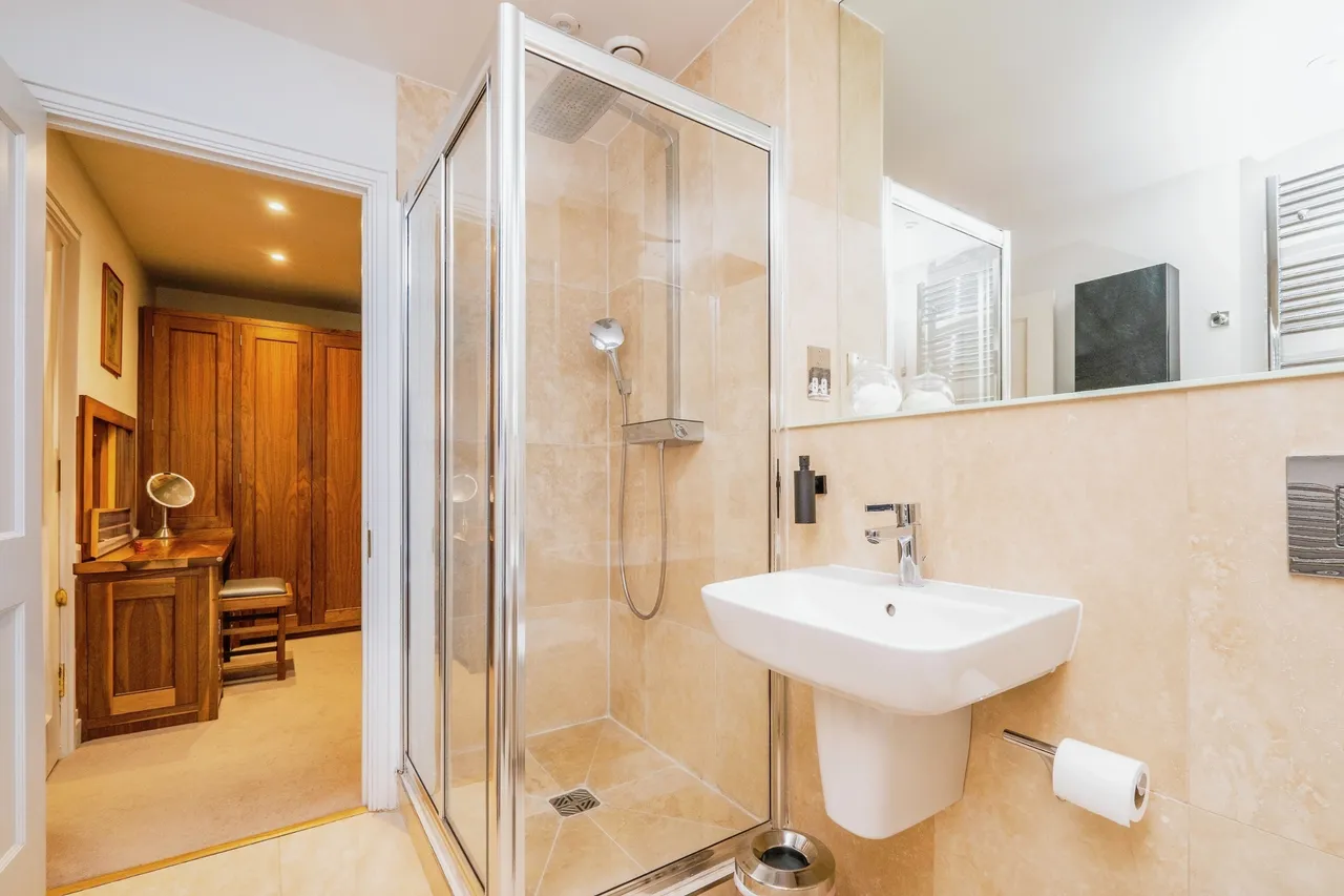 Kings Drive, Midhurst, GU29, photo 9