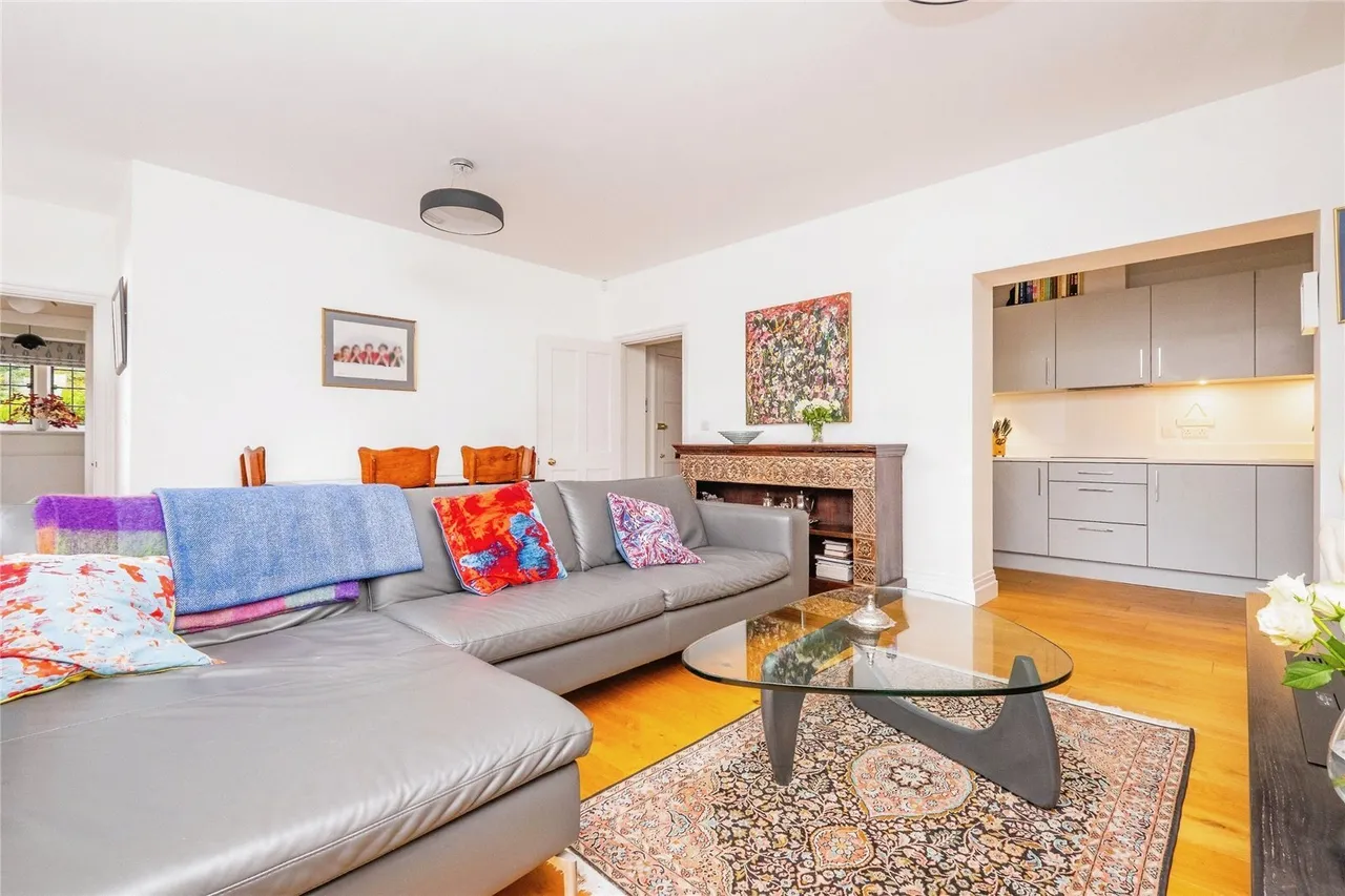 Kings Drive, Midhurst, GU29, photo 4