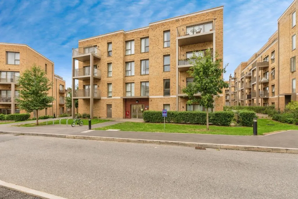 2 bed flat for sale — Harewood Avenue, Millbrook Park, NW7, London