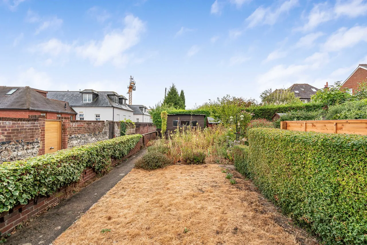 Sumner Road, Farnham, GU9, photo 12