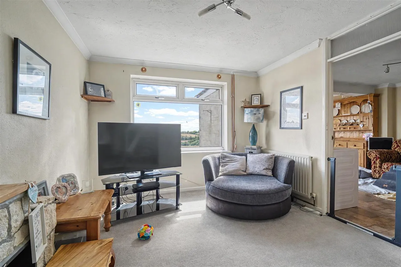 Manor Close, Templecombe, photo 4