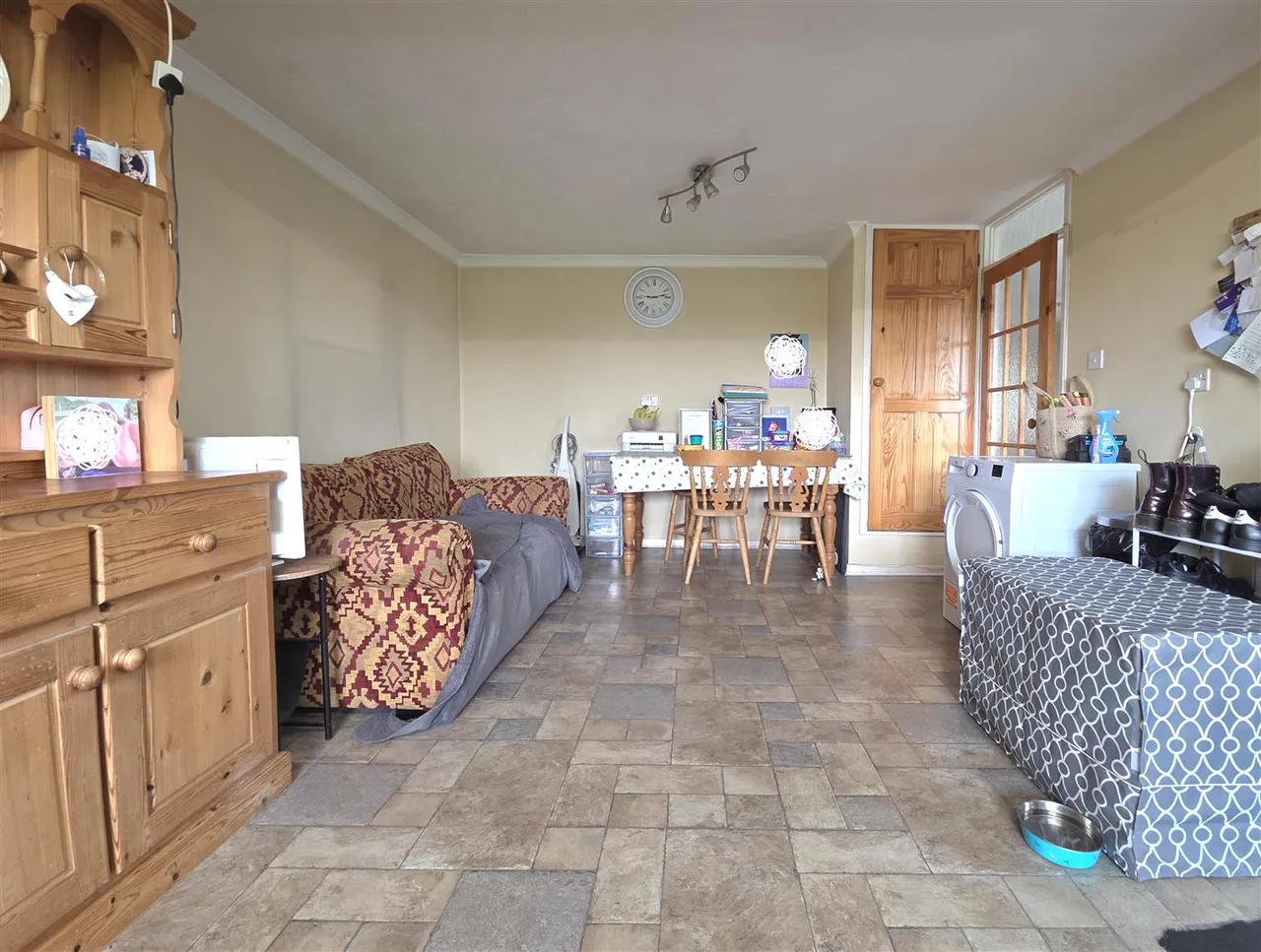 Manor Close, Templecombe, photo 3