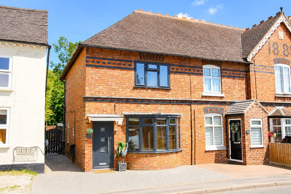 3 bed house for sale, Main Street, Overseal