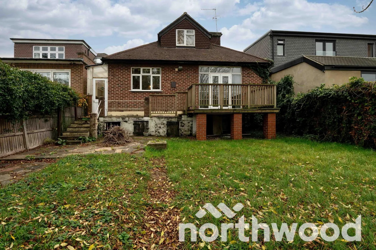 Manor Drive, Ewell, KT19, photo 17