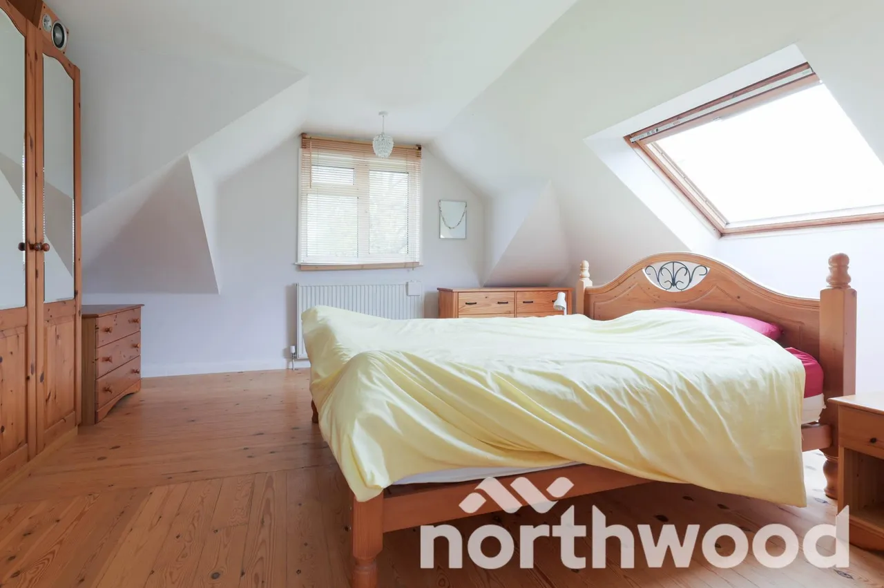 Manor Drive, Ewell, KT19, photo 10