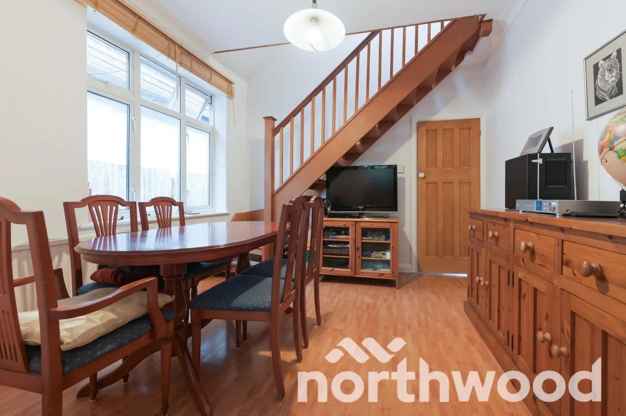 Manor Drive, Ewell, KT19, photo 8