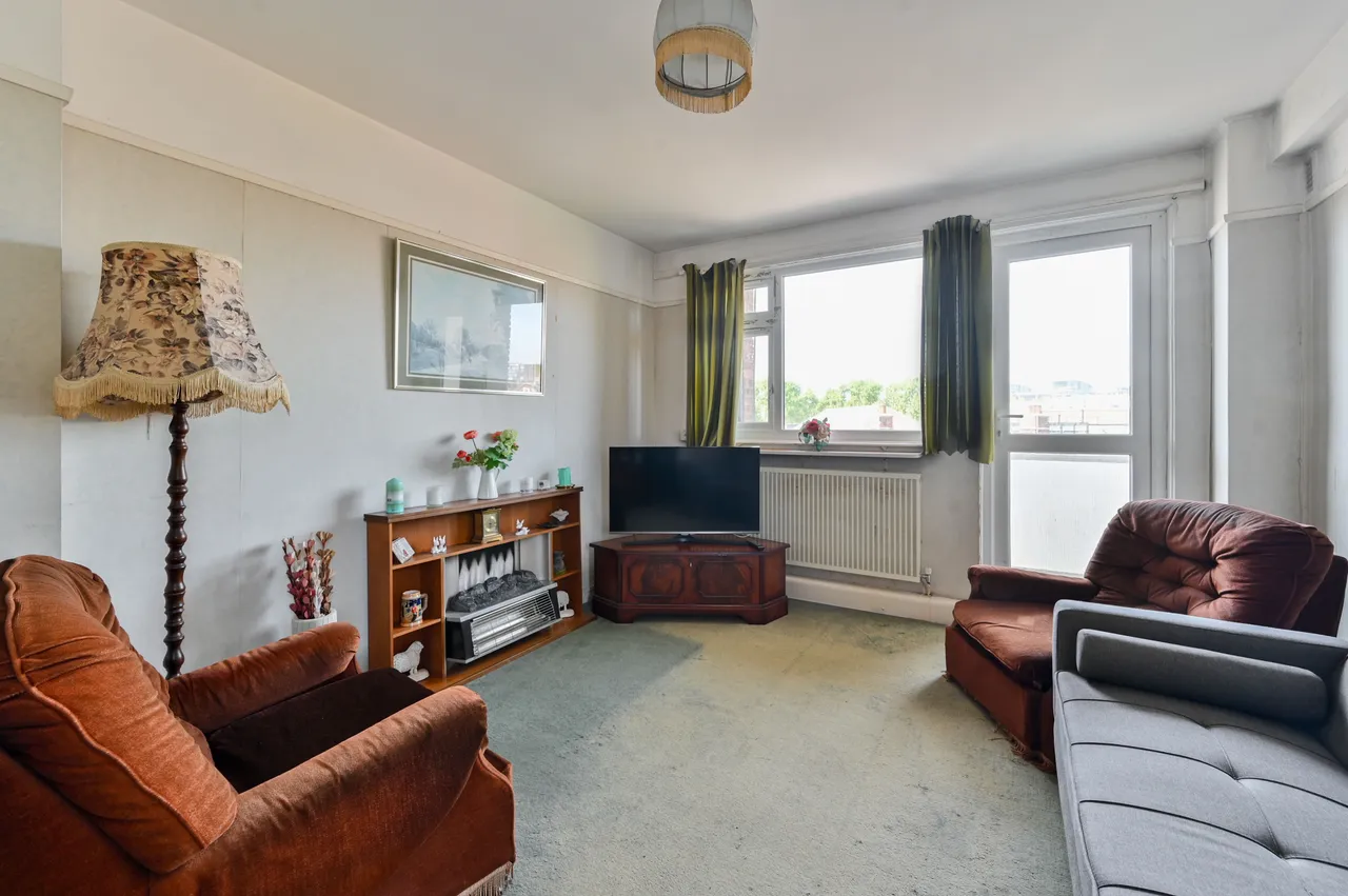 2 bed flat for sale — 25 Lindsay Court, Battersea High Street, London