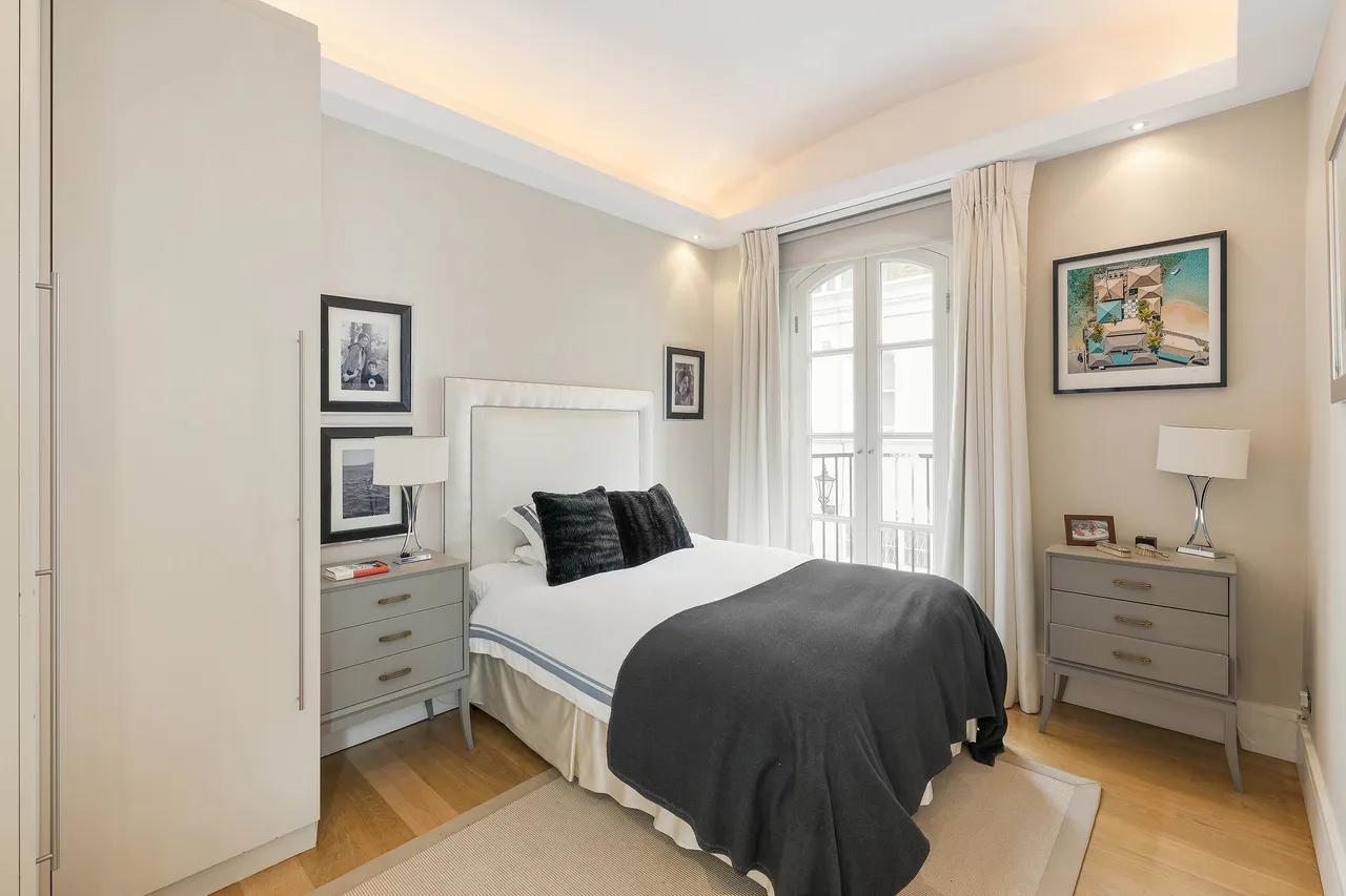 Ennismore Garden Mews, Knightsbridge, London, photo 10