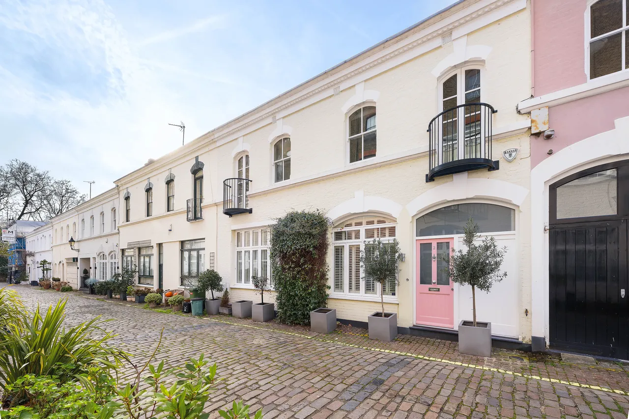 3 bed house for sale — Ennismore Garden Mews, Knightsbridge, London