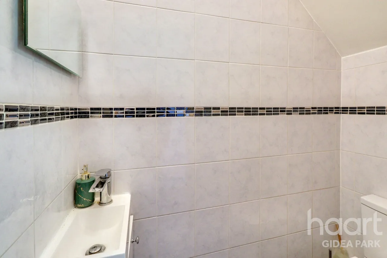 Eastern Avenue East, Romford, RM2, photo 9