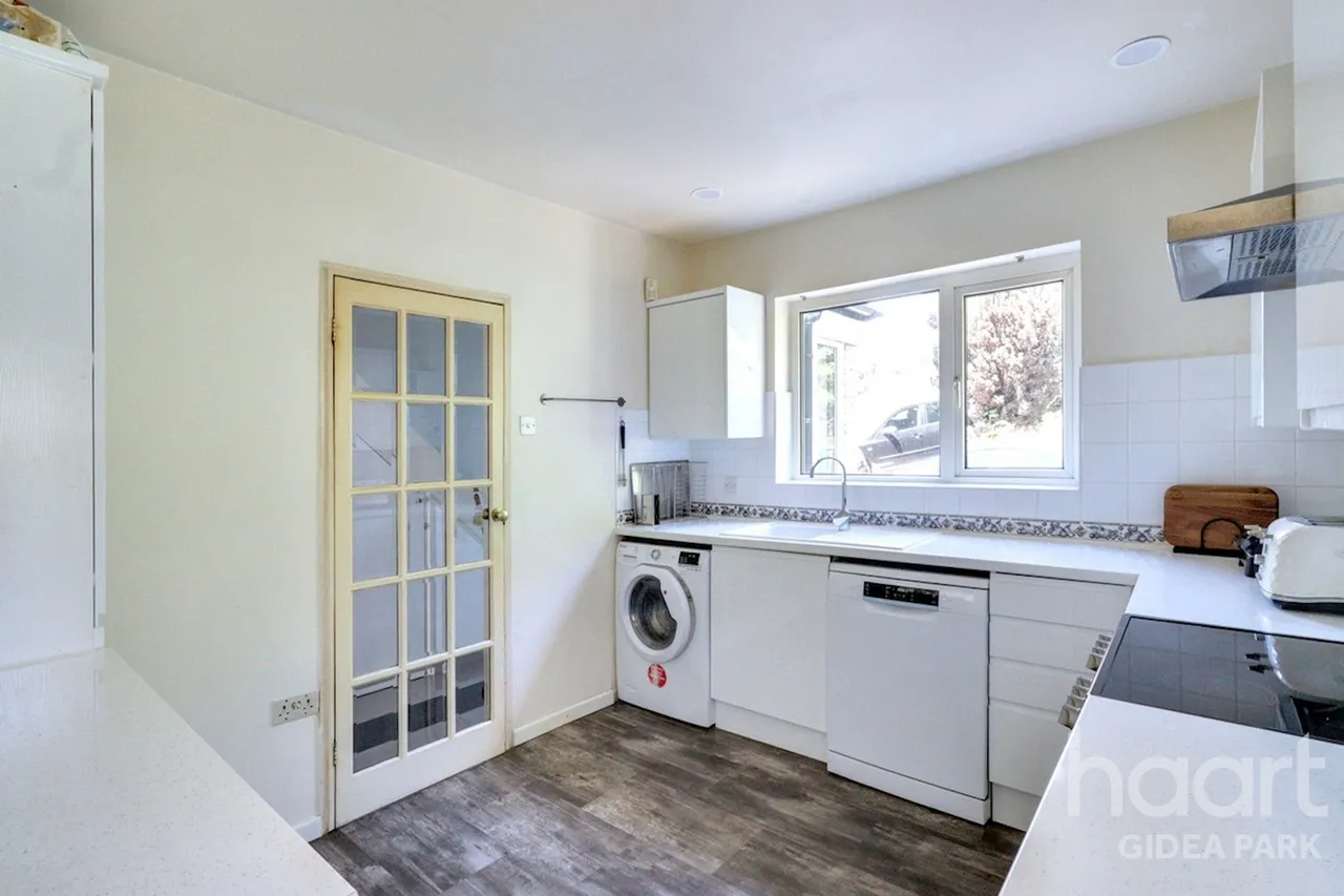 Eastern Avenue East, Romford, RM2, photo 8