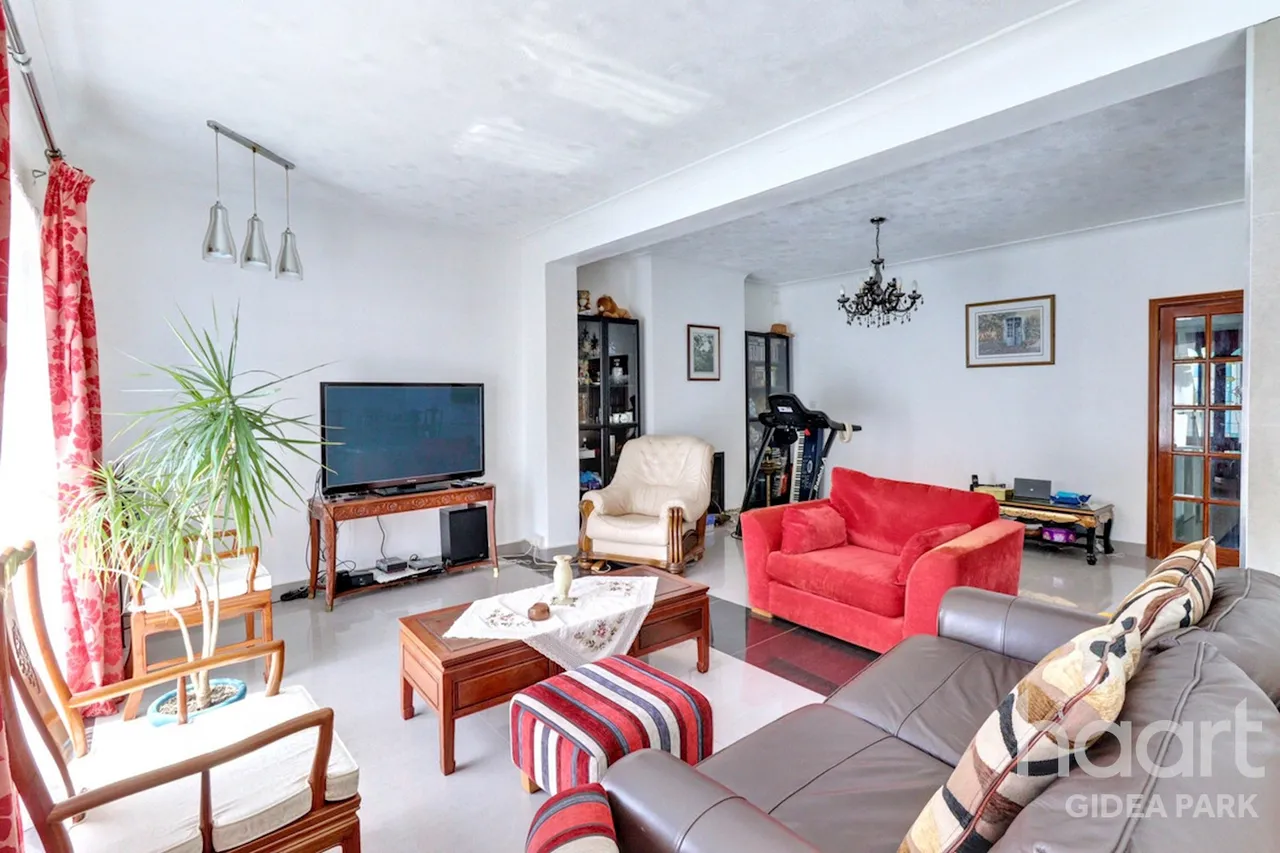 Eastern Avenue East, Romford, RM2, photo 3