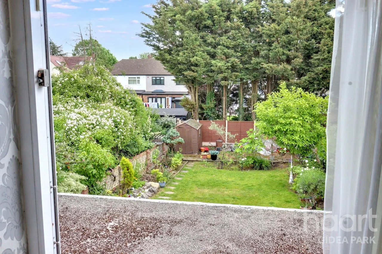 Eastern Avenue East, Romford, RM2, photo 11