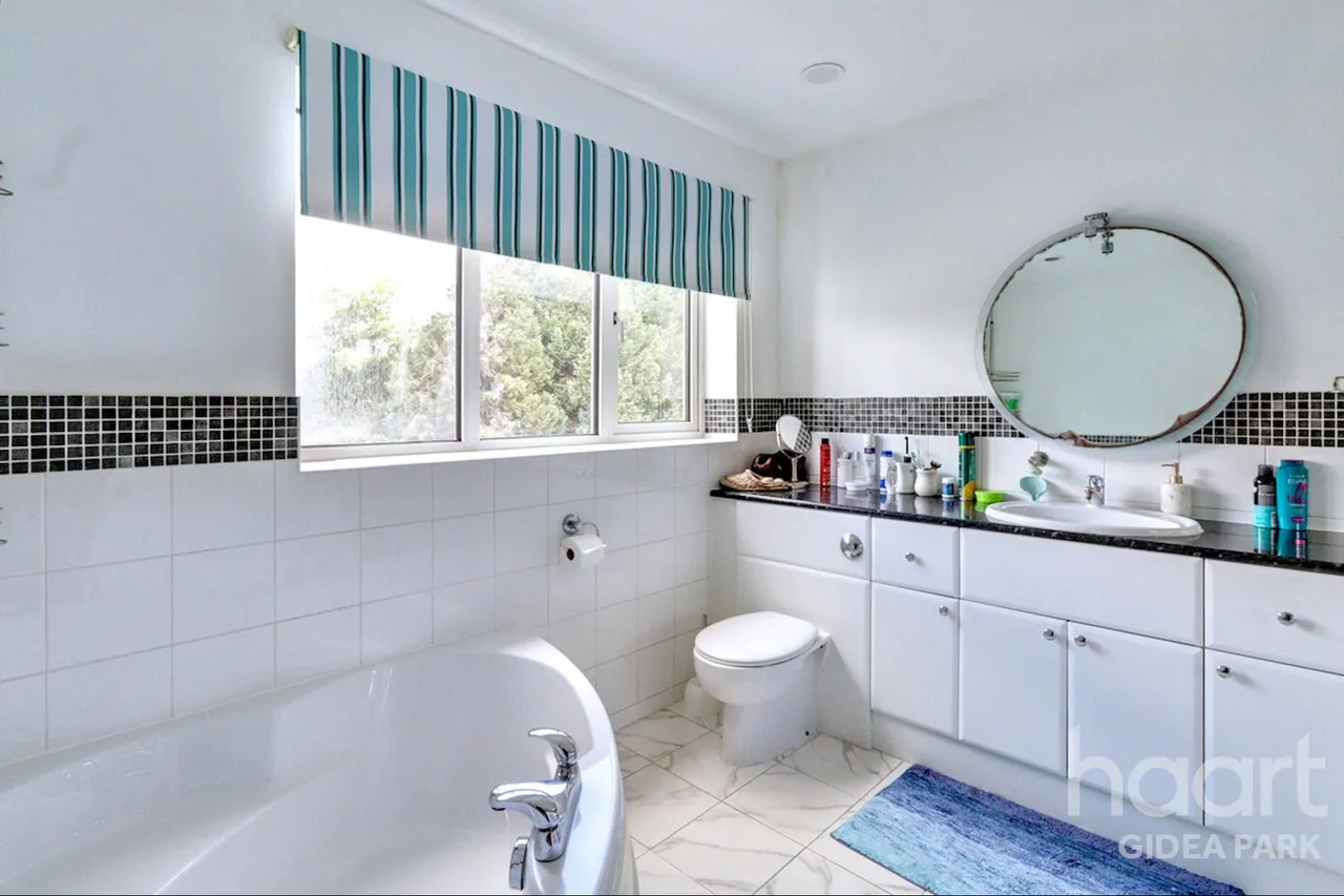 Eastern Avenue East, Romford, RM2, photo 16