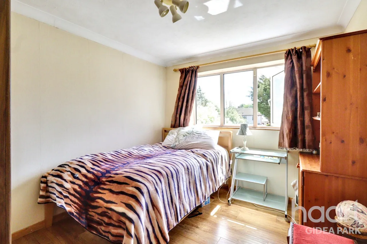 Eastern Avenue East, Romford, RM2, photo 14