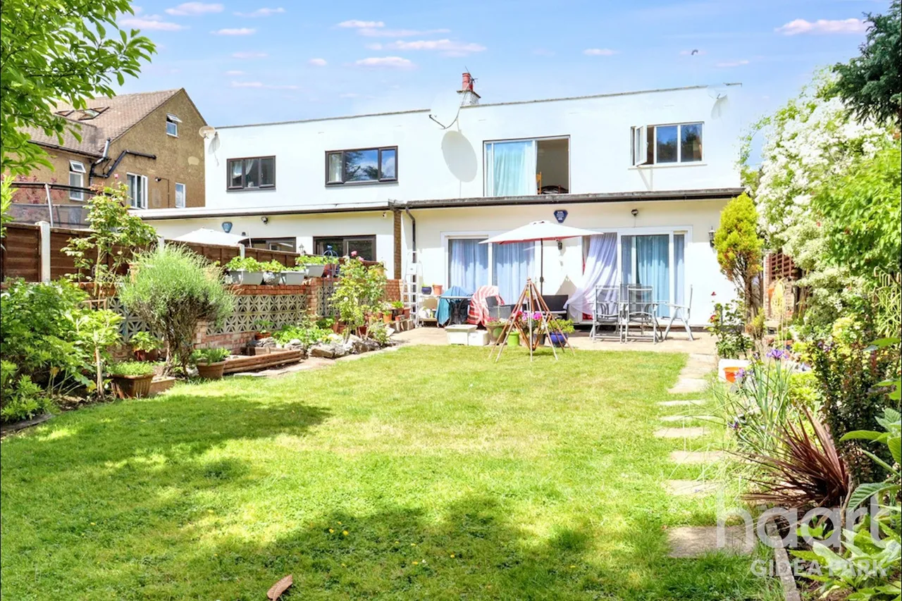 Eastern Avenue East, Romford, RM2, photo 19