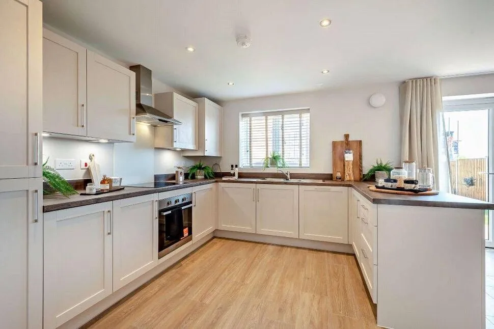 Herald Road, Edenthorpe, DN3, photo 3