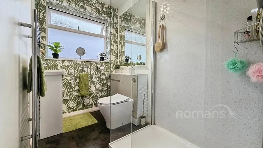 Warwick Road, Ash Vale, GU12, photo 4