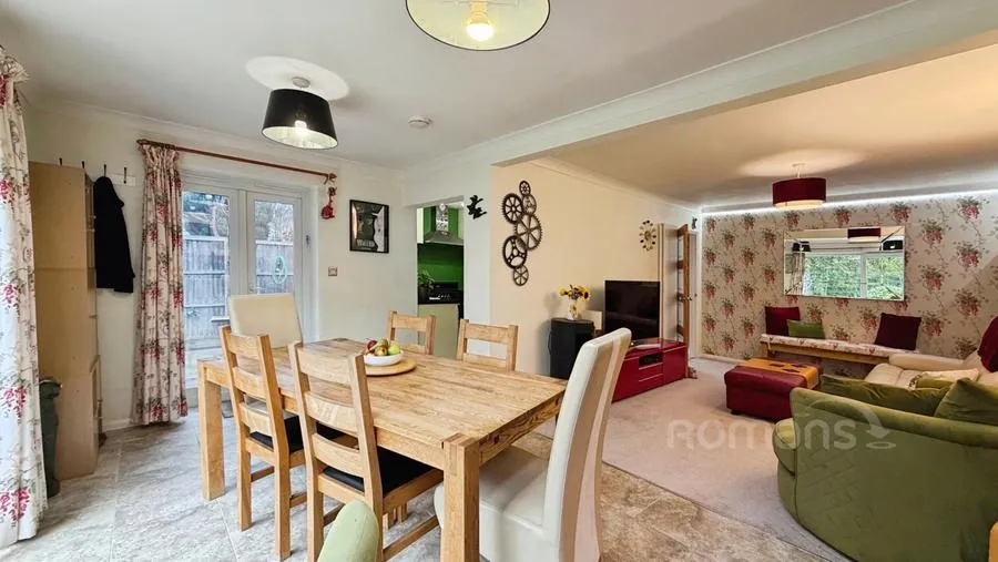 Warwick Road, Ash Vale, GU12, photo 2