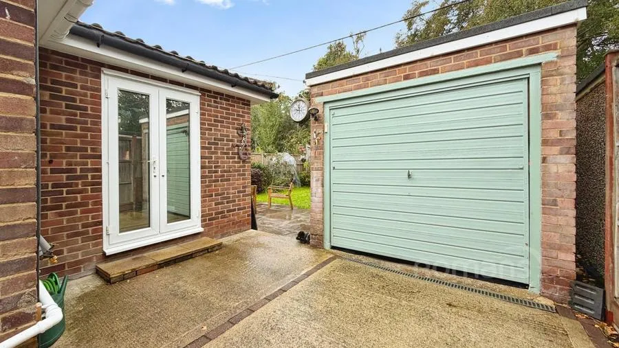 Warwick Road, Ash Vale, GU12, photo 17