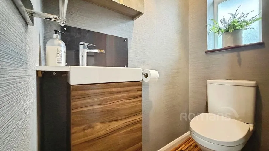 Warwick Road, Ash Vale, GU12, photo 25