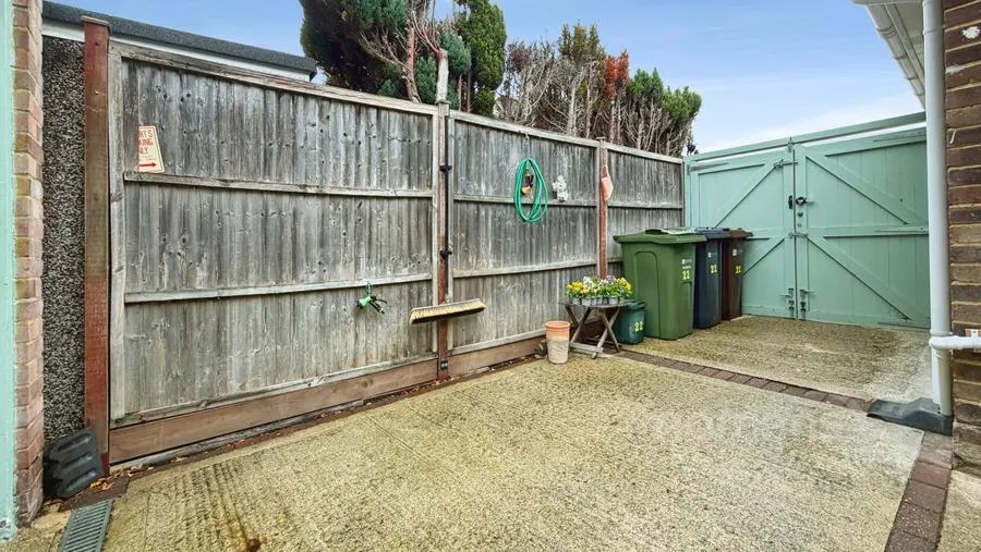 Warwick Road, Ash Vale, GU12, photo 18