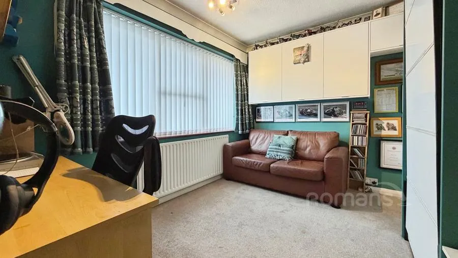 Warwick Road, Ash Vale, GU12, photo 13