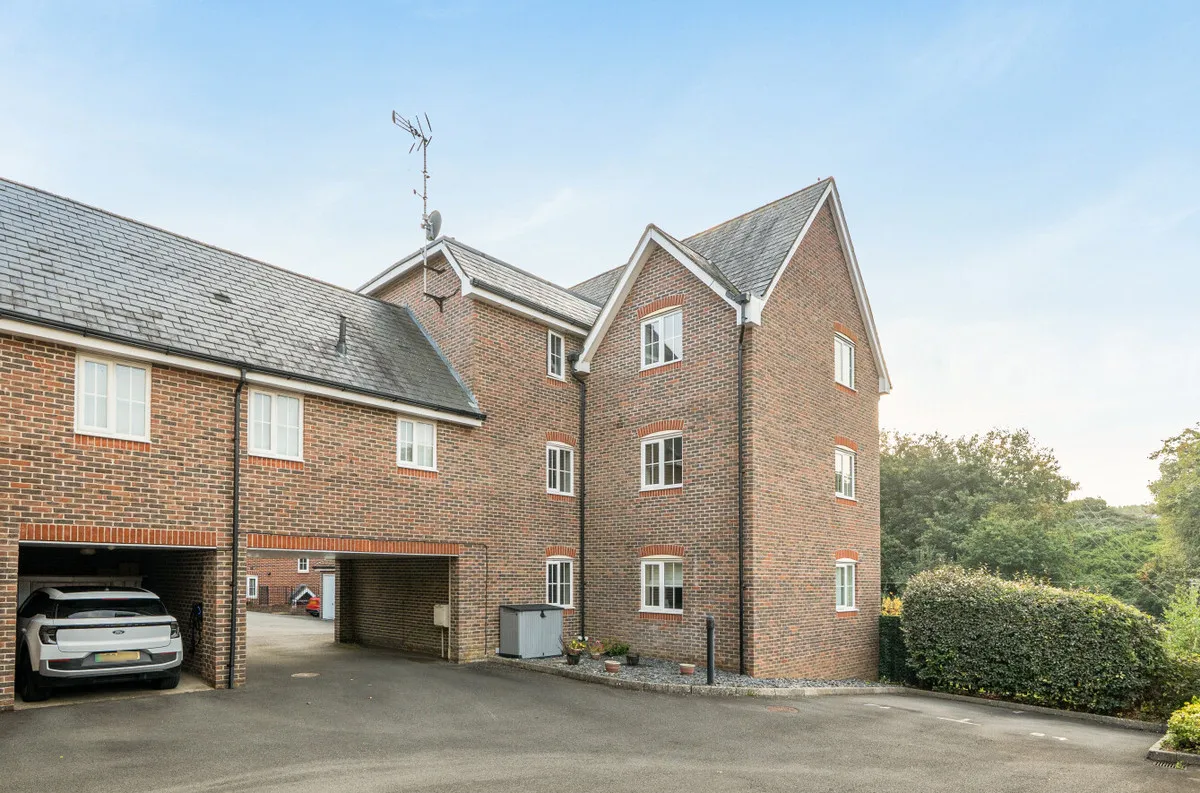 Pulborough, RH20, photo 14