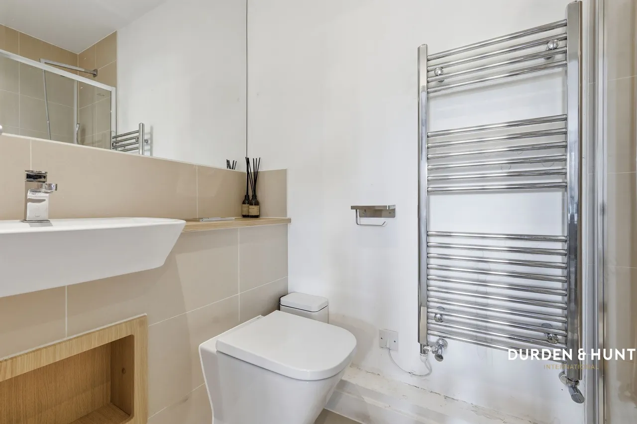 St. Clements Avenue, Harold Wood, RM3, photo 11