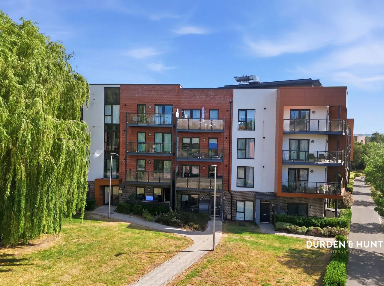 2 bed flat for sale, St. Clements Avenue, Harold Wood, RM3