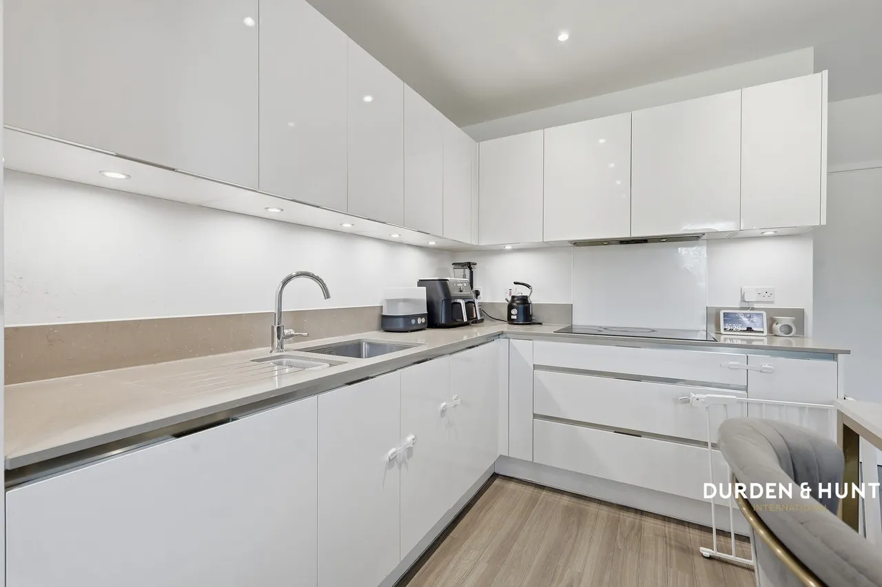 St. Clements Avenue, Harold Wood, RM3, photo 5