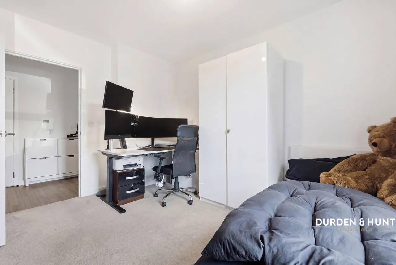 St. Clements Avenue, Harold Wood, RM3, photo 13