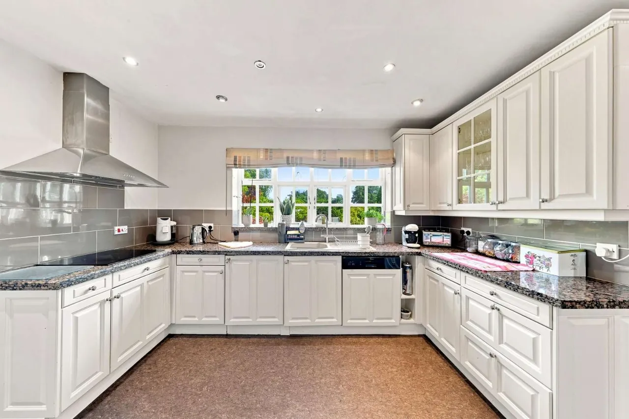 Chester Road, Mere, WA16, photo 9
