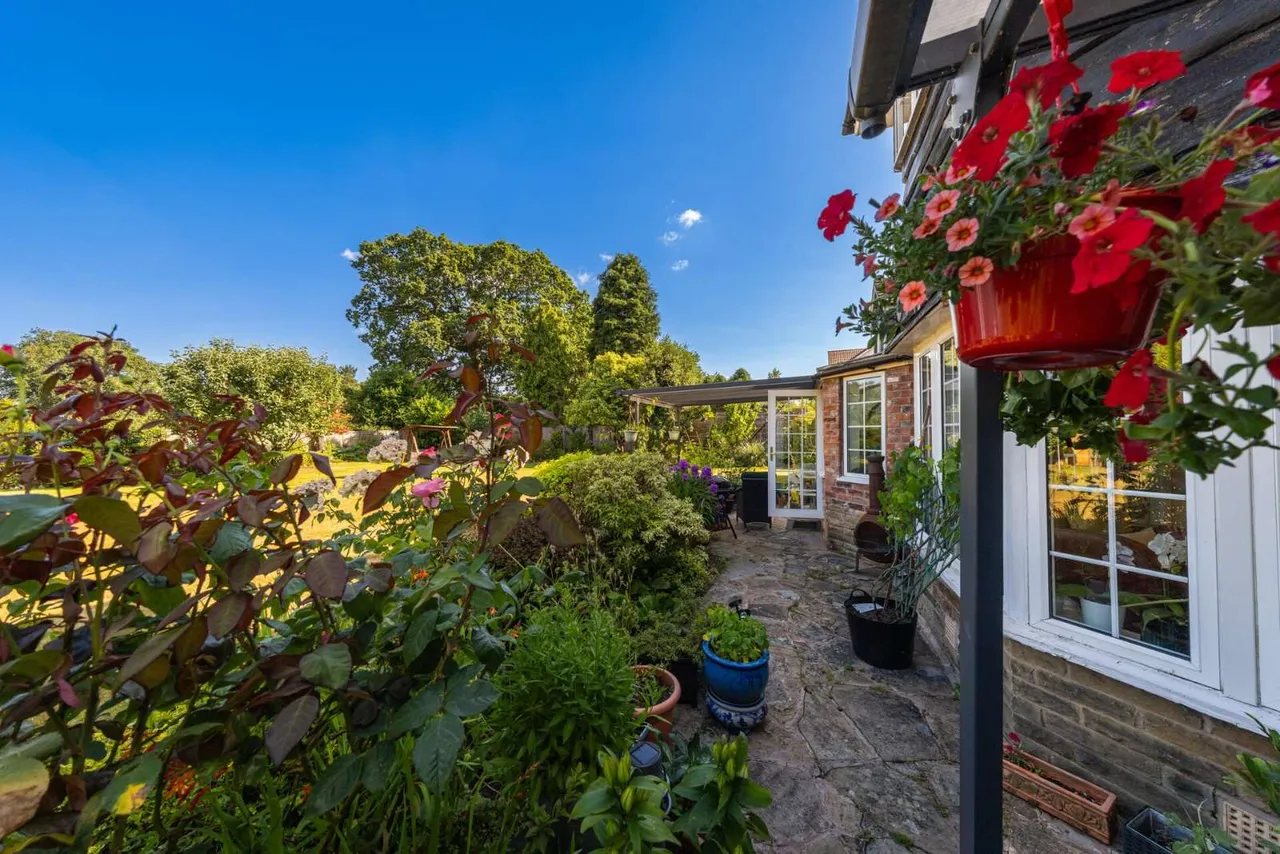 Chester Road, Mere, WA16, photo 21