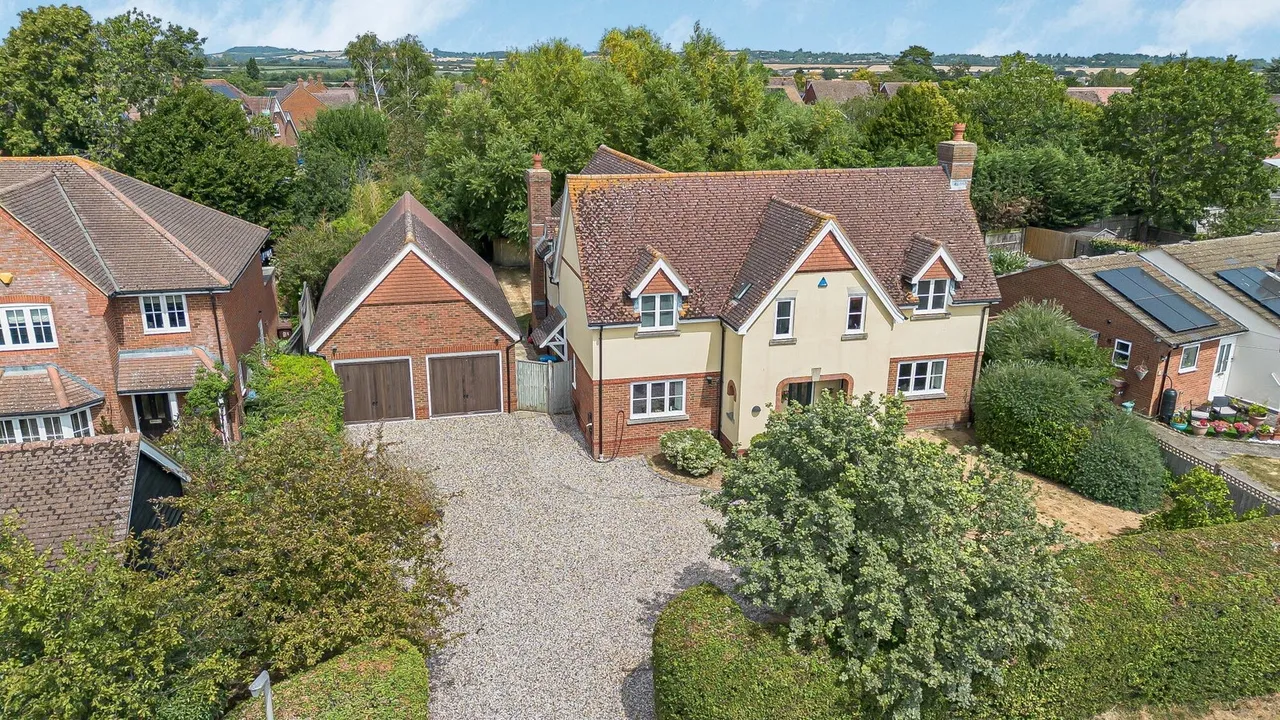 5 bed house for sale, Shabbington, HP18